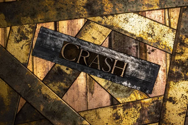 Crash Texto Vintage Texturizado Bronze Grunge Cobre Ouro Fundo — Fotografia de Stock