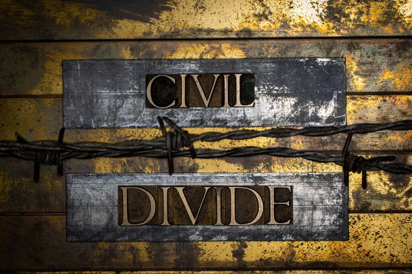 Civil Divide Szöveg Grunge Texturált Korrodált Réz Arany Háttér — Stock Fotó