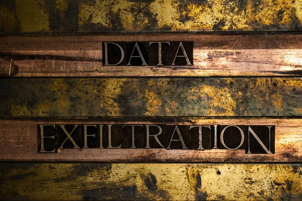 Exfiltração Dados Grunge Prata Texturizada Fundo Ouro — Fotografia de Stock