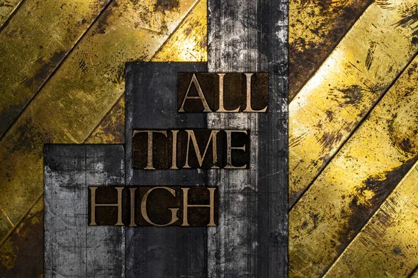All Time High Szöveg Grunge Texturált Hiteles Réz Arany Háttér — Stock Fotó