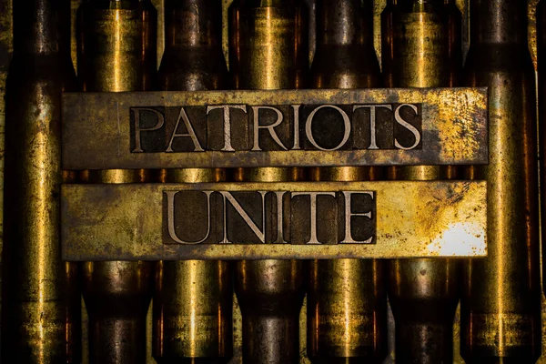 Patriots Unite Κείμενο Πάνω Από Χάλκινους Κάλυκες Χιλιοστών — Φωτογραφία Αρχείου