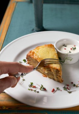 Tavuklu ve mantarlı gözleme.