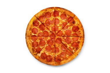 Beyaz arka planda büyük lezzetli bir pizza.