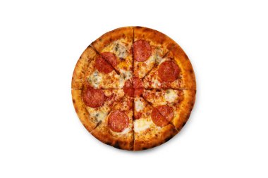 Beyaz arka planda taze pizza.