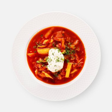 Beyaz arkaplanda leziz bir borş.