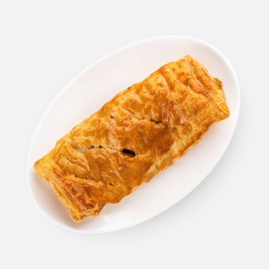 Beyaz arkaplanda taze pişmiş yiyecekler