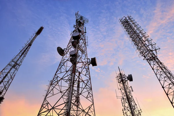 Telecommunication antenna tower — Stock Photo, Image