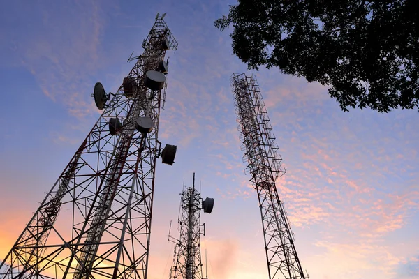 Tour d'antenne de télécommunication — Photo