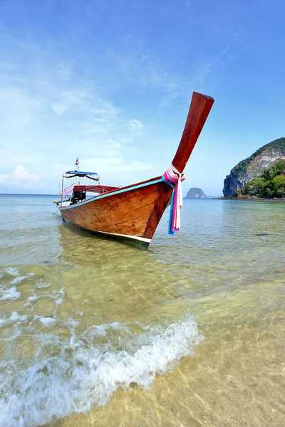 Bote de cola larga — Foto de Stock