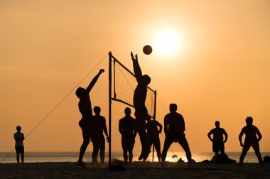 siluet plaj voleybolu