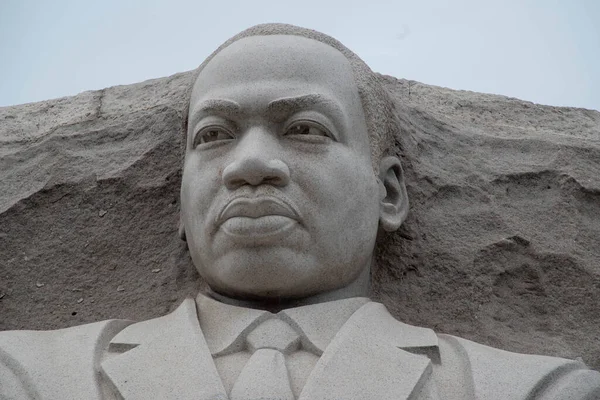マーティン・ルーサー・キング・ジュニア博士追悼の顔が近くに. — ストック写真