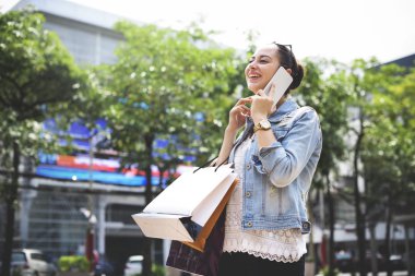 Dijital aygıt kadınla