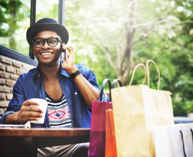 Telefonda Konuşan Adam