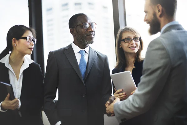 Mensen uit het bedrijfsleven tijdens vergadering Concept — Stockfoto