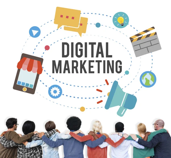 Diverse Menschen und digitales Marketing — Stockfoto