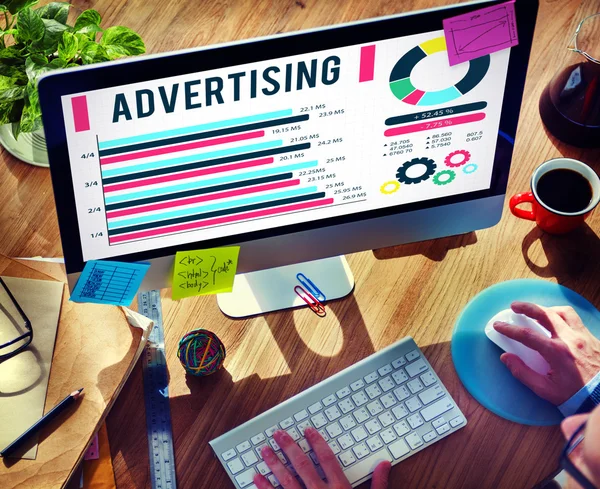 Реклама Цифровий маркетинг Комерційна концепція — стокове фото