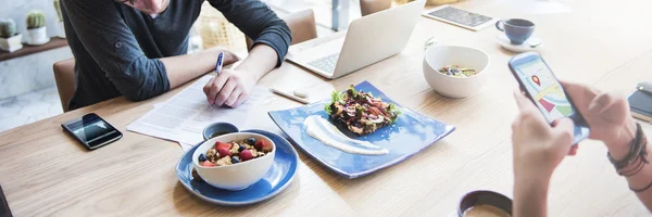 Comer refeição caseira, conceito de comida saudável — Fotografia de Stock