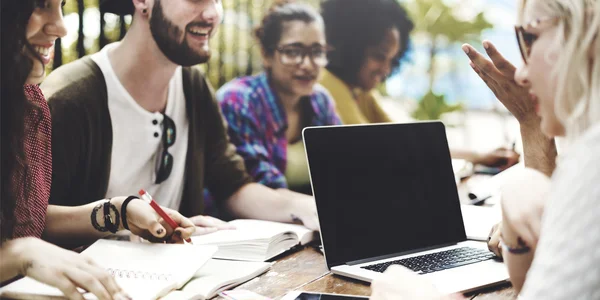 Concepto de comunicación y trabajo en equipo — Foto de Stock