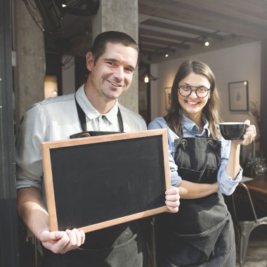 Blackboard Cafe yakınındaki çalışanlarla
