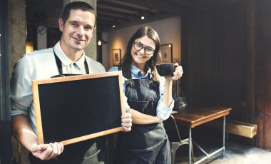 Blackboard Cafe yakınındaki çalışanlarla