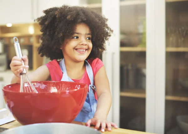 Little girl cooking — Stock Photo, Image