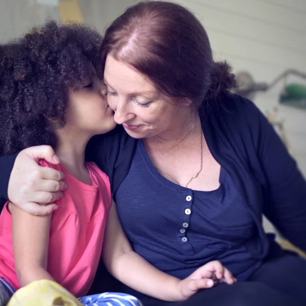 Mãe com filhinha — Fotografia de Stock