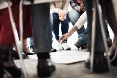 tasarımcılar poster ile çalışma