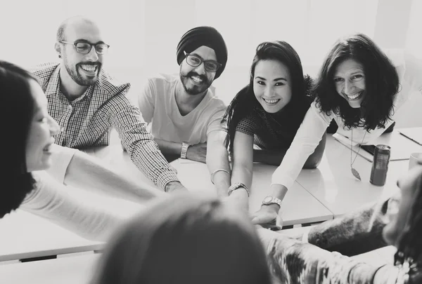 Equipe Junte as mãos — Fotografia de Stock