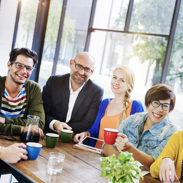 Persone in pausa caffè e di lavoro Concetto — Foto Stock