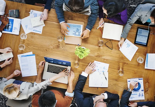 Grupp av företagare som arbetar — Stockfoto