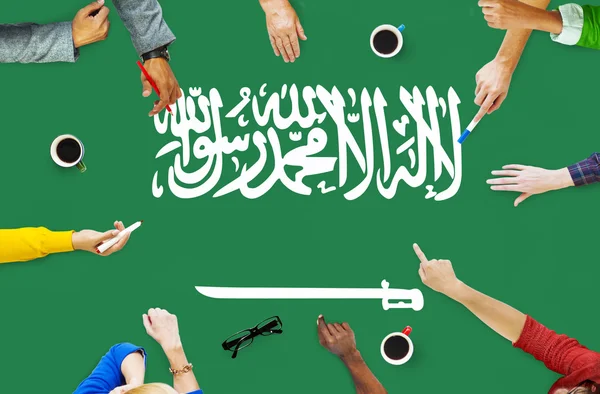 Szaúd-Arábia zászlaja üzleti csapat értekezlet koncepció — Stock Fotó