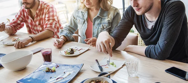 Freinds tillhåll, Relaxaing koncept — Stockfoto