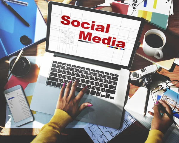 Concetto di connessione ai social media — Foto Stock