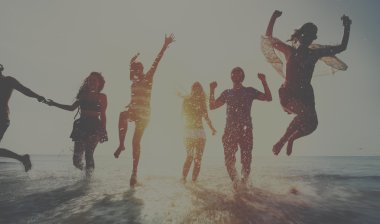Arkadaşlar özgürlük Beach yaz tatili kavramı