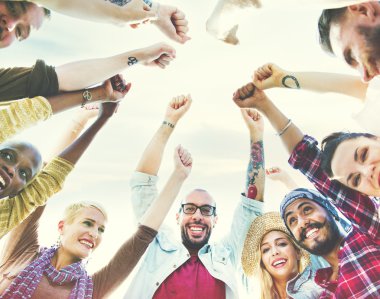 Beach Party mutluluk kavramı arkadaşlar