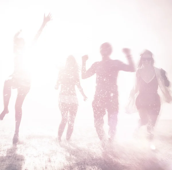 Concepto de libertad de amistad en la playa — Foto de Stock