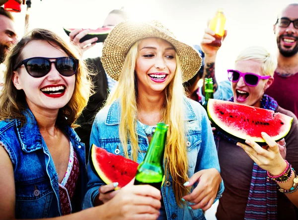 Amigos en Beach Party Concepto de Felicidad — Foto de Stock