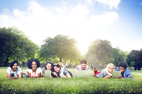 Diversité des amis, concept de connexion de communication — Photo