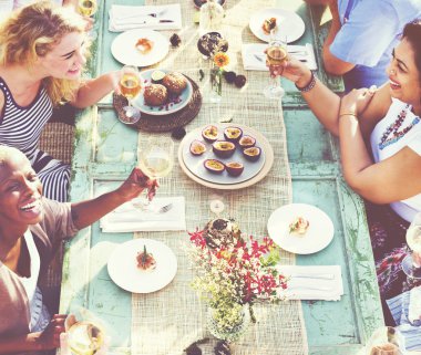 Açık havada farklı insanlara