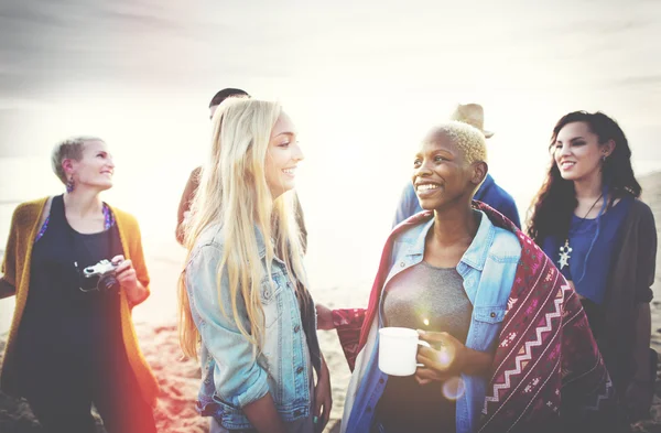 Freunde Freizeit im Urlaub — Stockfoto