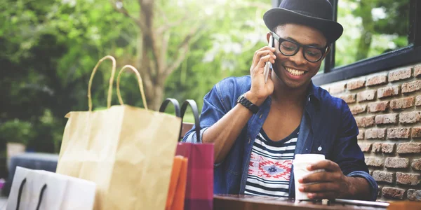 Telefonda Konuşan Adam