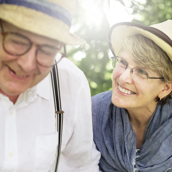 Älteres Paar über Dating, das Zeit miteinander verbringt — Stockfoto