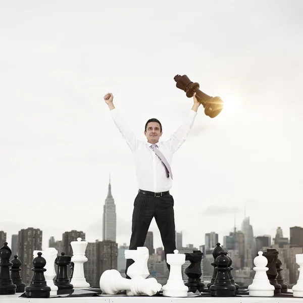 Affärsman med schack koncept — Stockfoto