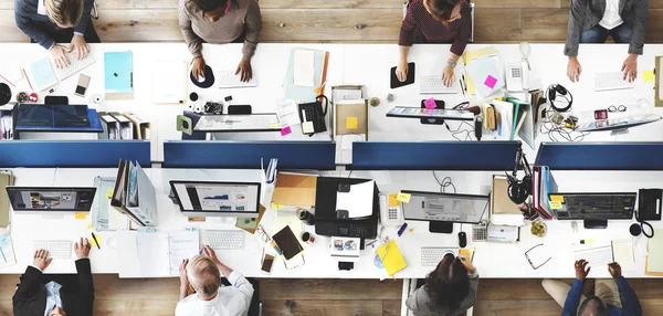 Equipe de negócios trabalhando com projeto — Fotografia de Stock