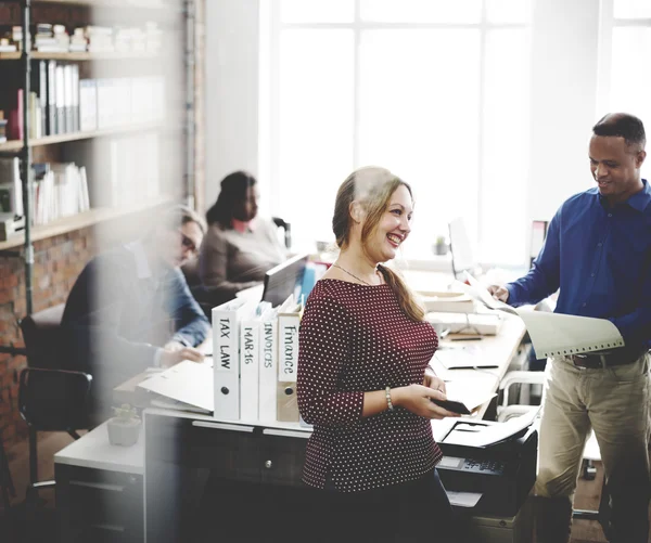 Geschäftsleute und Zusammenarbeit — Stockfoto