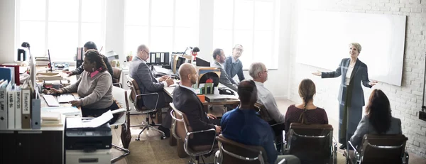 Gente de negocios en reunión — Foto de Stock