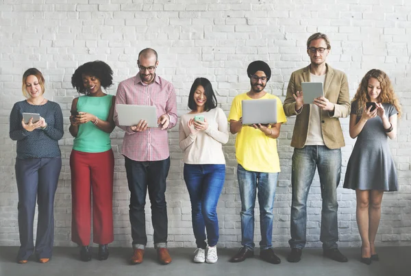 People stands near wall — Stock Photo, Image