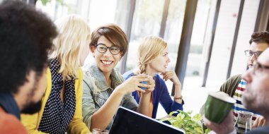 insanlar birlikte beyin fırtınası