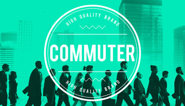 Деловые люди идут в офис
 