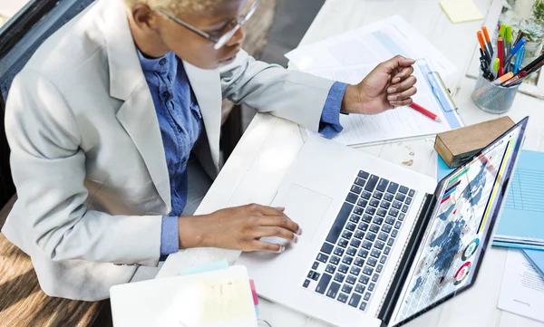 Conceito de Trabalho para Empresária Africana — Fotografia de Stock